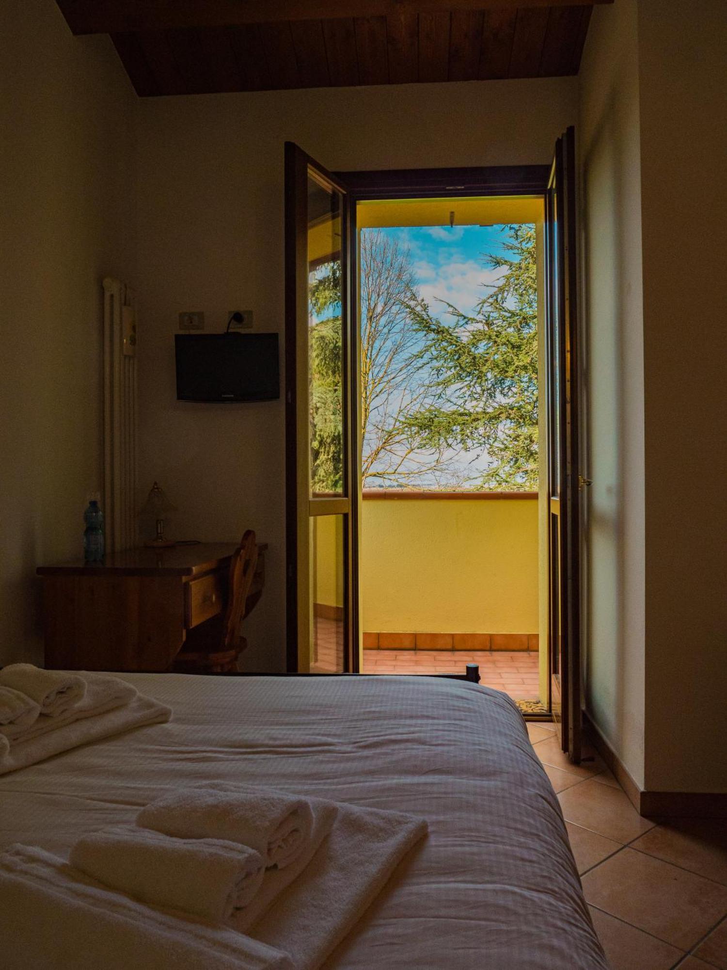 B&B Villa Erika ลูโก ภายนอก รูปภาพ