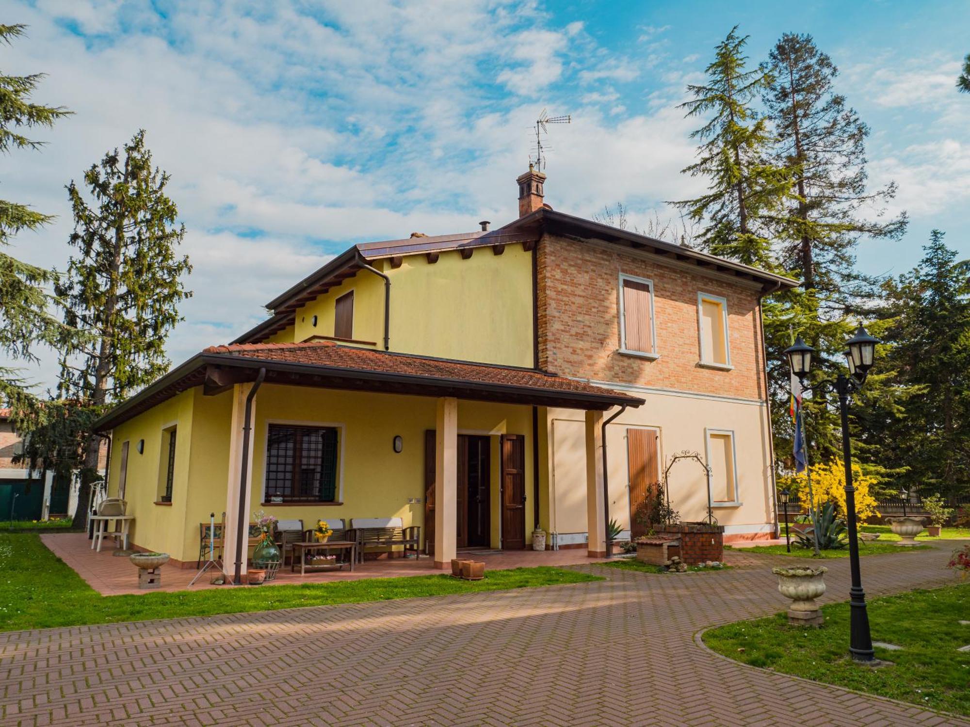 B&B Villa Erika ลูโก ภายนอก รูปภาพ
