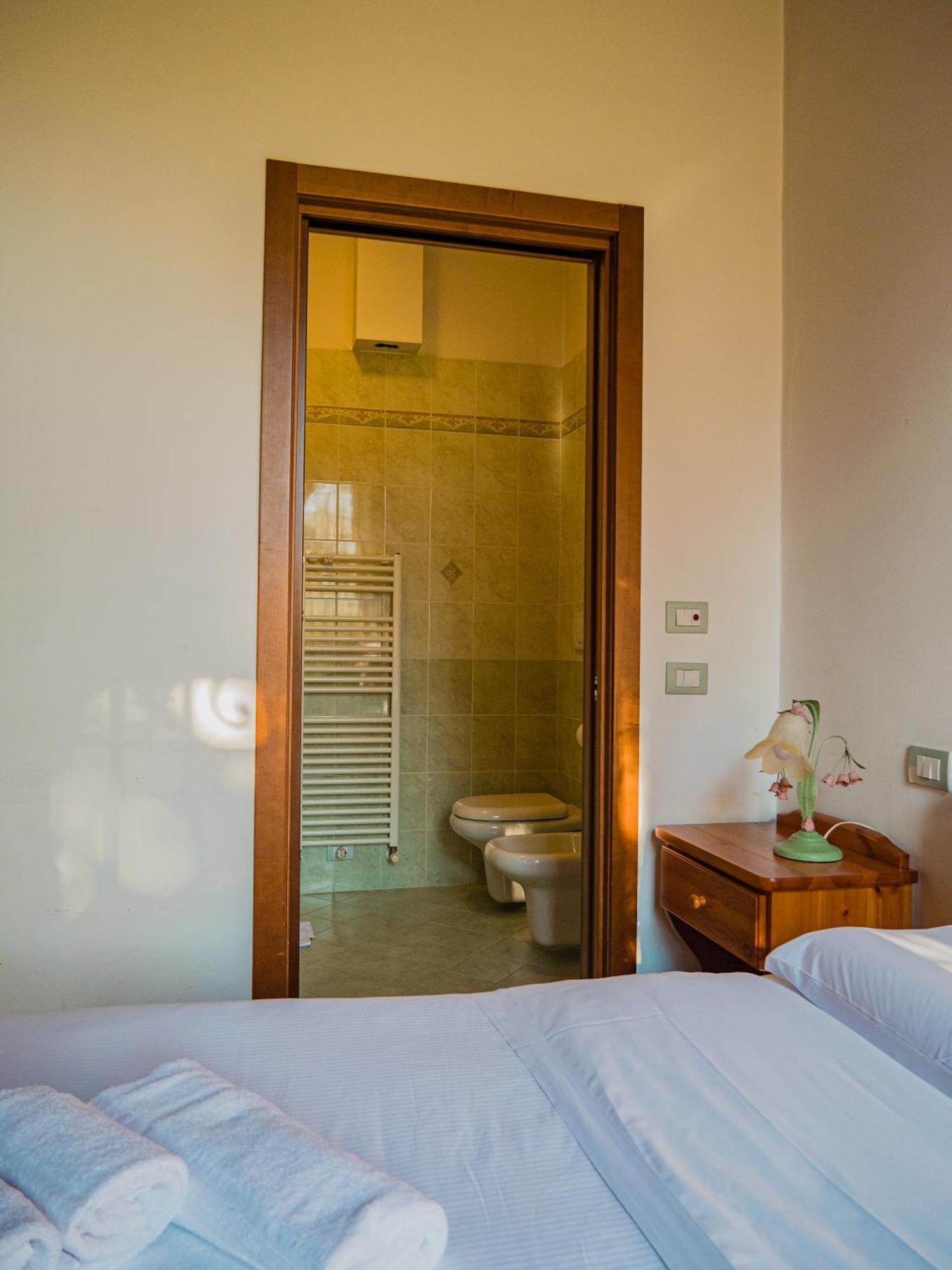 B&B Villa Erika ลูโก ภายนอก รูปภาพ