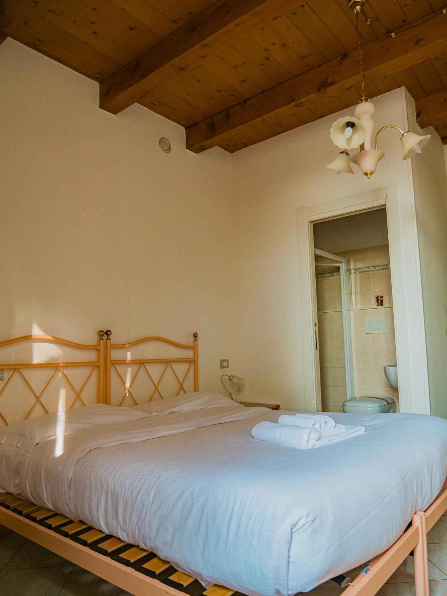 B&B Villa Erika ลูโก ภายนอก รูปภาพ