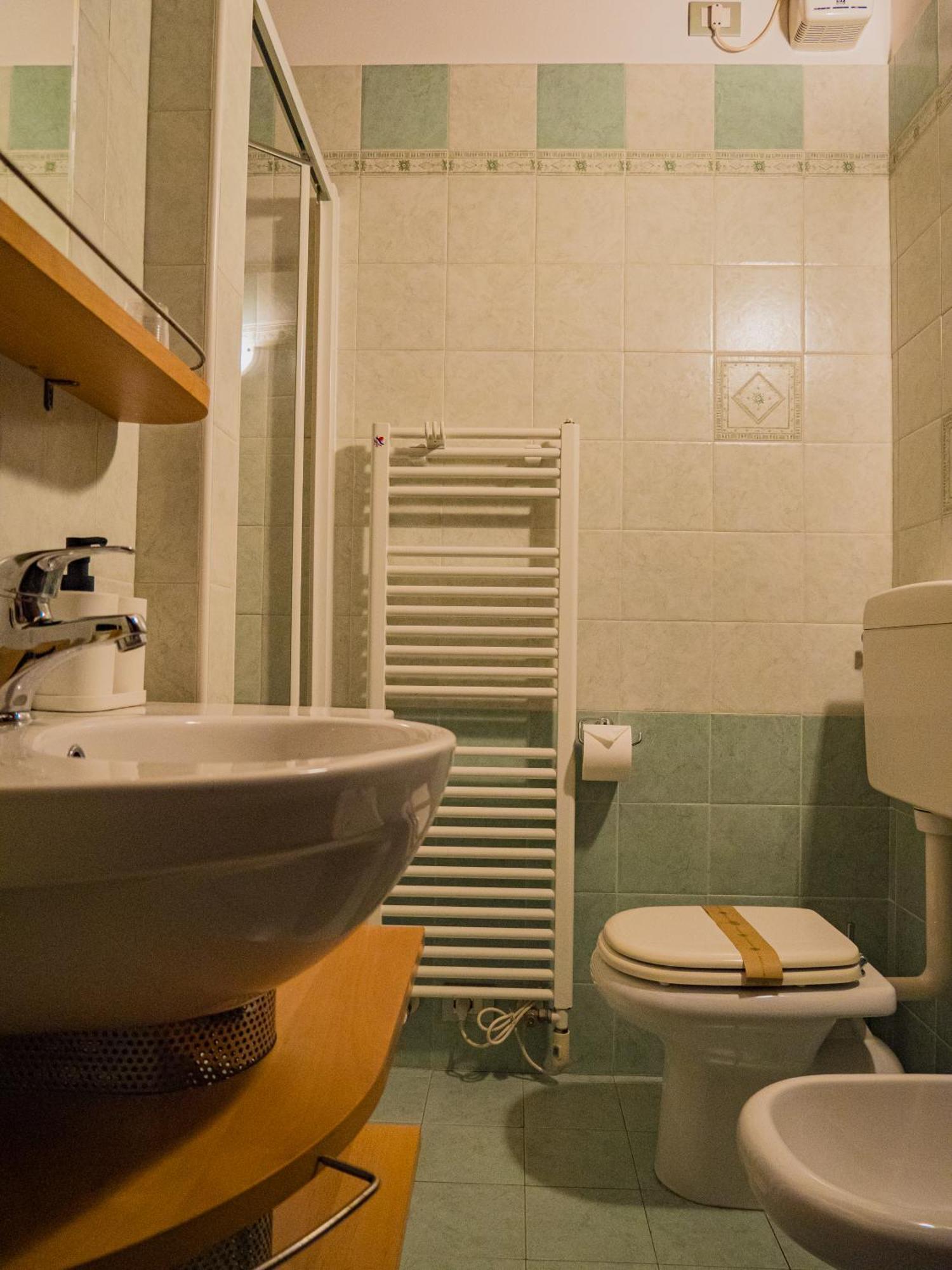 B&B Villa Erika ลูโก ภายนอก รูปภาพ