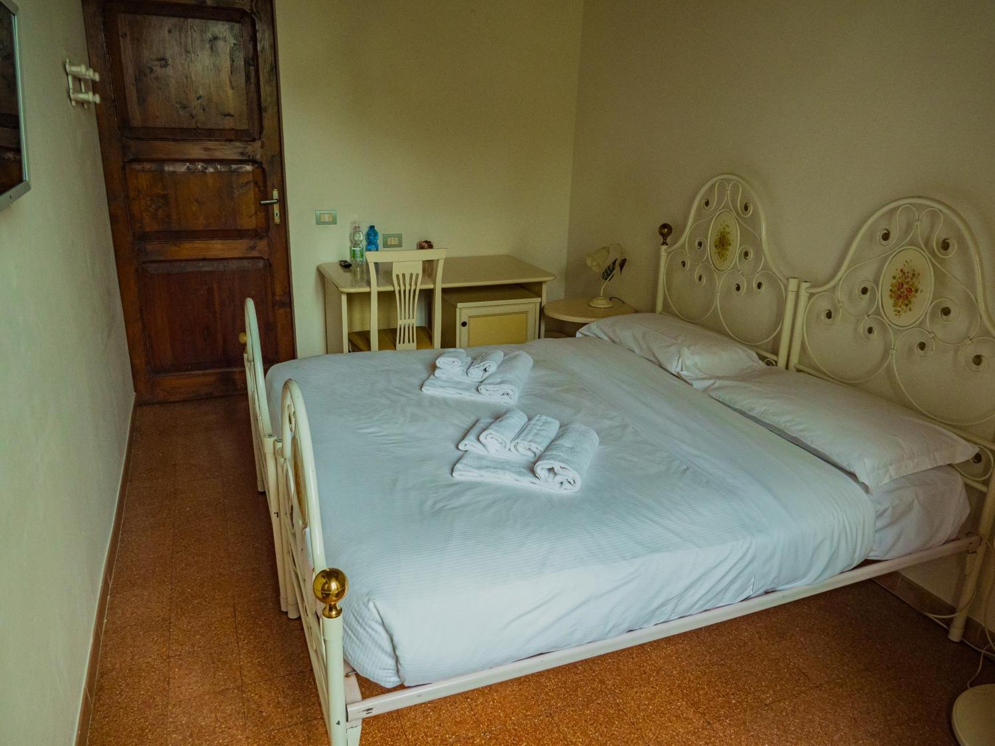 B&B Villa Erika ลูโก ภายนอก รูปภาพ