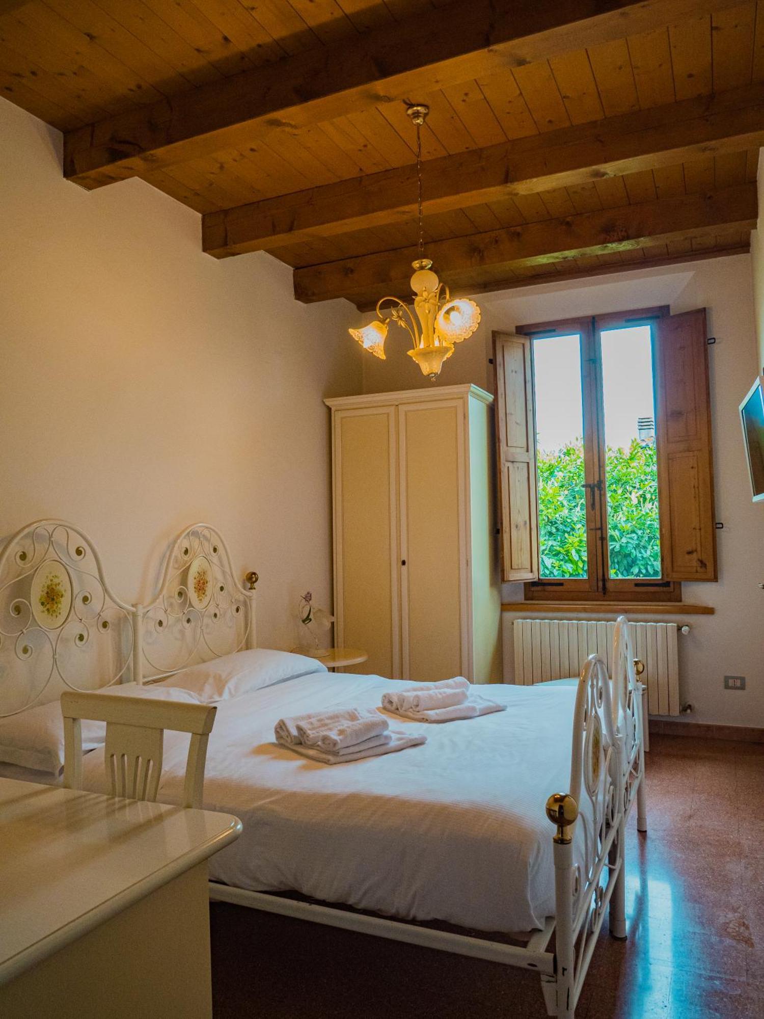 B&B Villa Erika ลูโก ภายนอก รูปภาพ