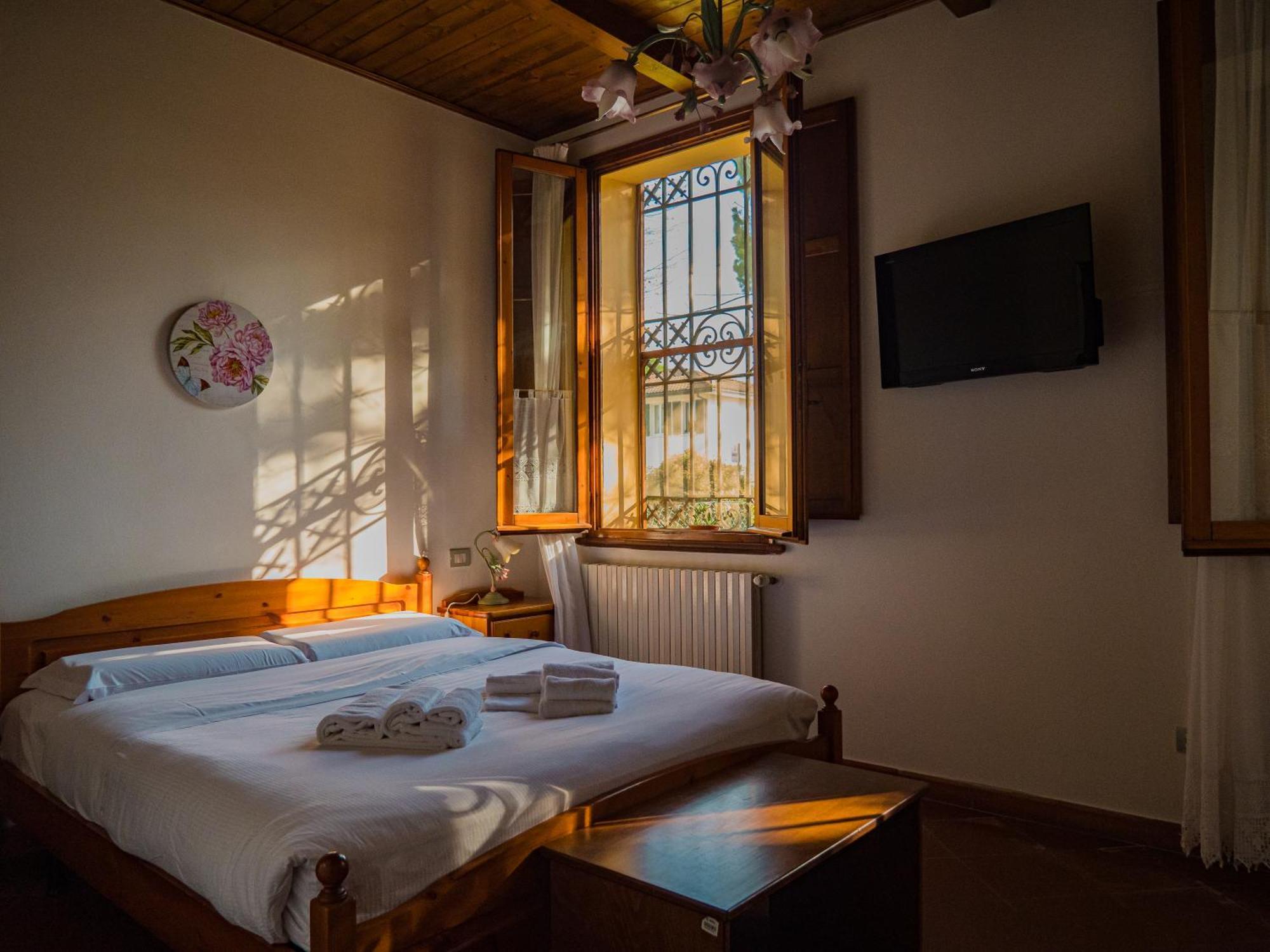 B&B Villa Erika ลูโก ภายนอก รูปภาพ