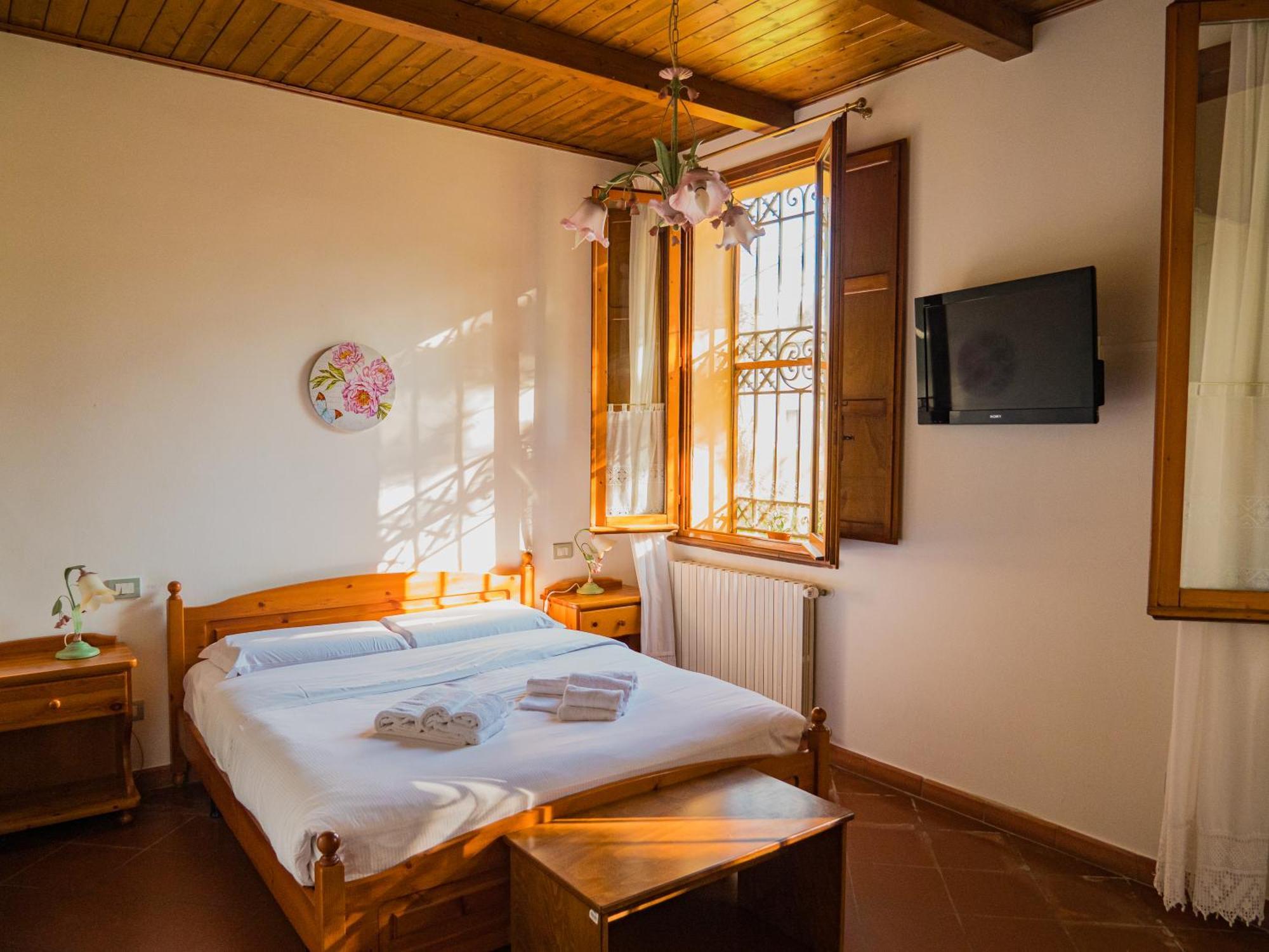 B&B Villa Erika ลูโก ภายนอก รูปภาพ