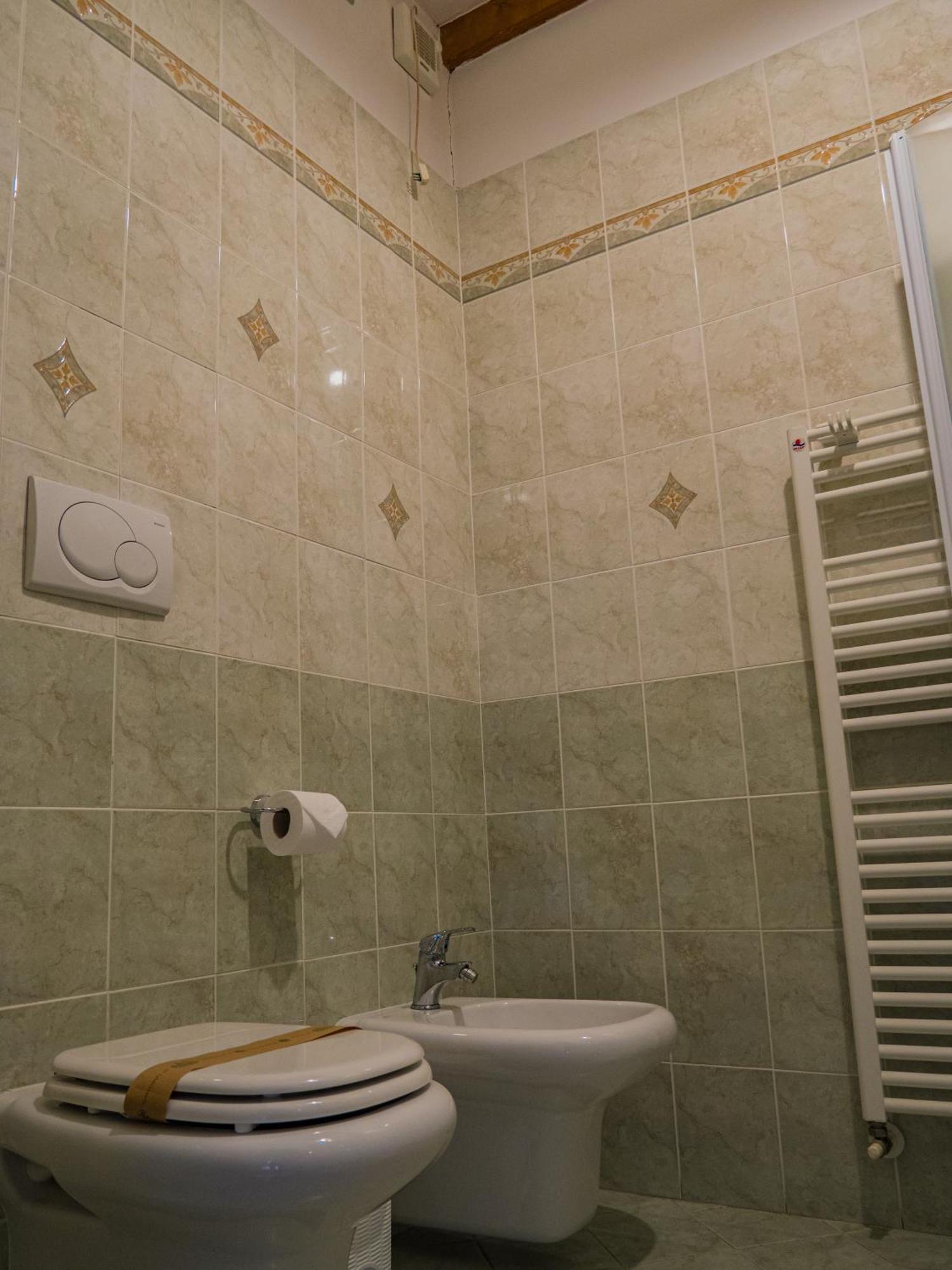 B&B Villa Erika ลูโก ภายนอก รูปภาพ